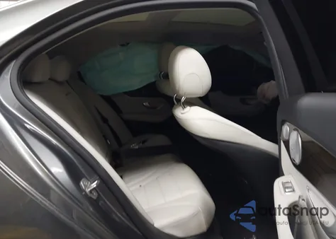 2017 Mercedes-Benz C 300 из США, поврежденный, VIN 55SWF4JB0HU189812